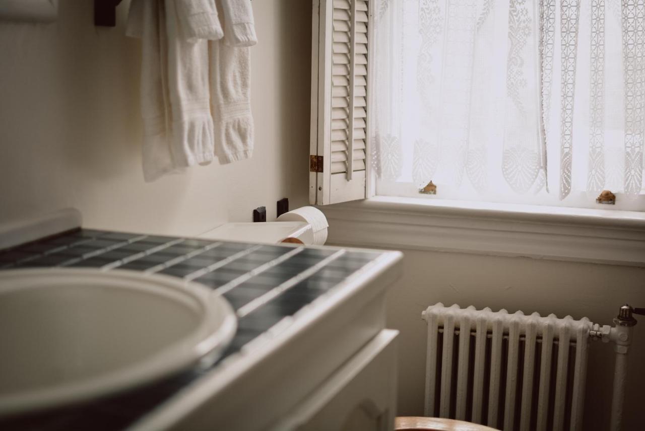 Hill Road Manor Bed & Breakfast Grand Falls - Windsor Eksteriør bilde