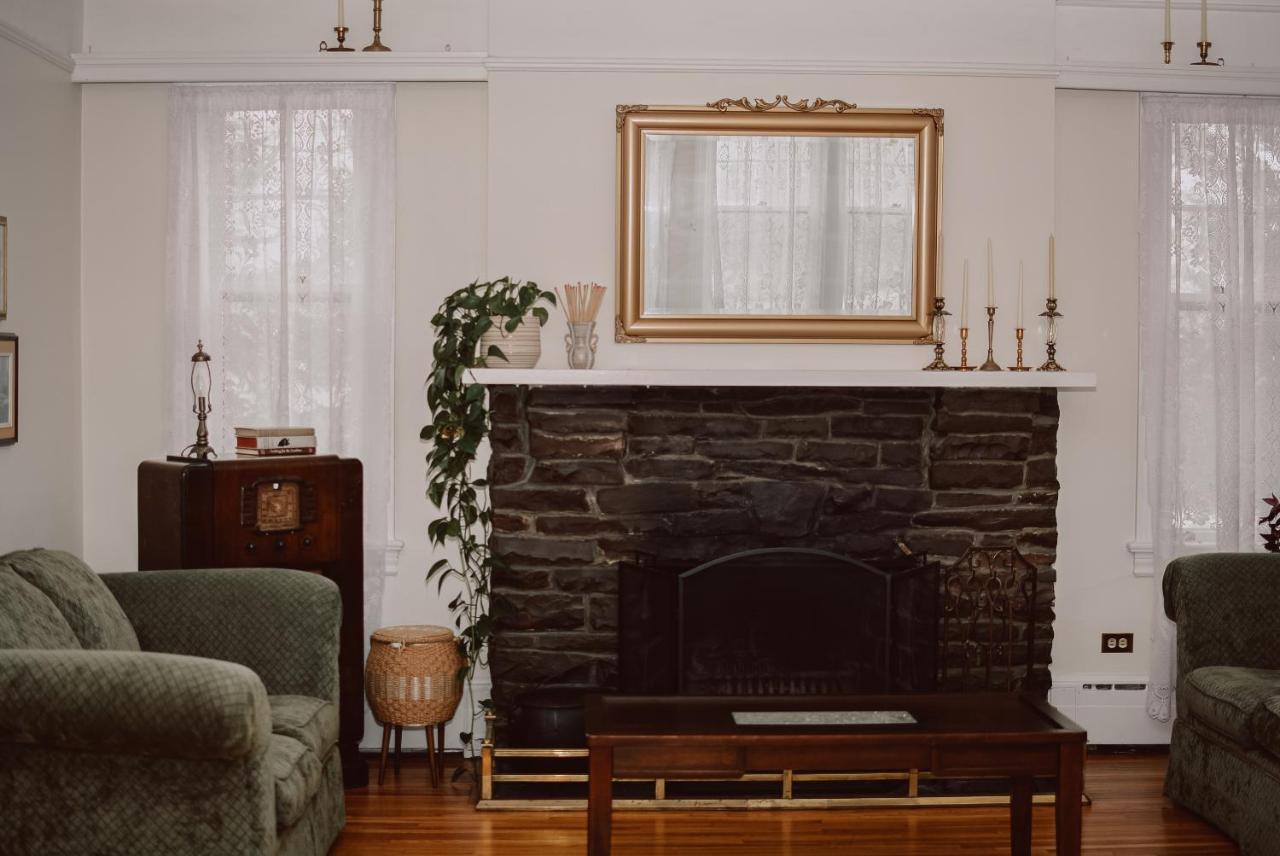 Hill Road Manor Bed & Breakfast Grand Falls - Windsor Eksteriør bilde